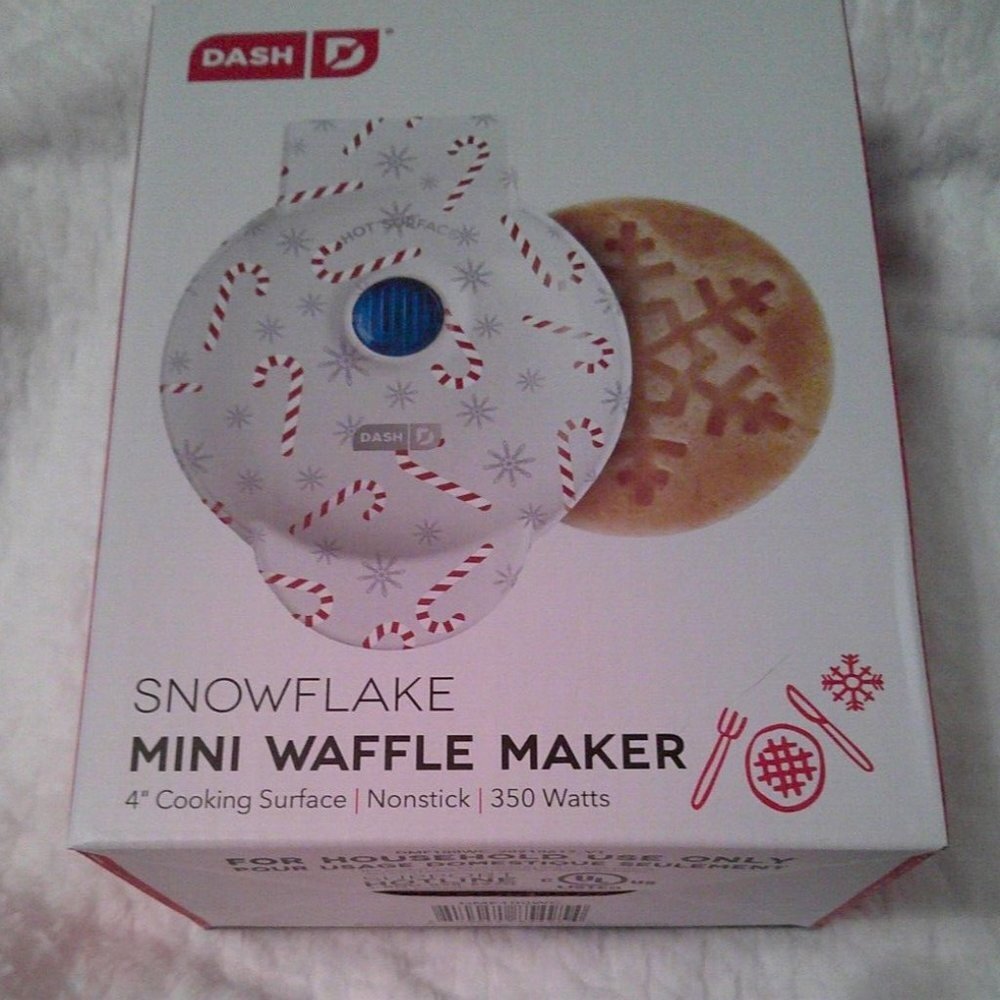 Dash Mini Snowflake Waffle Maker 4" NEW in box White with Red/White Candy Canes